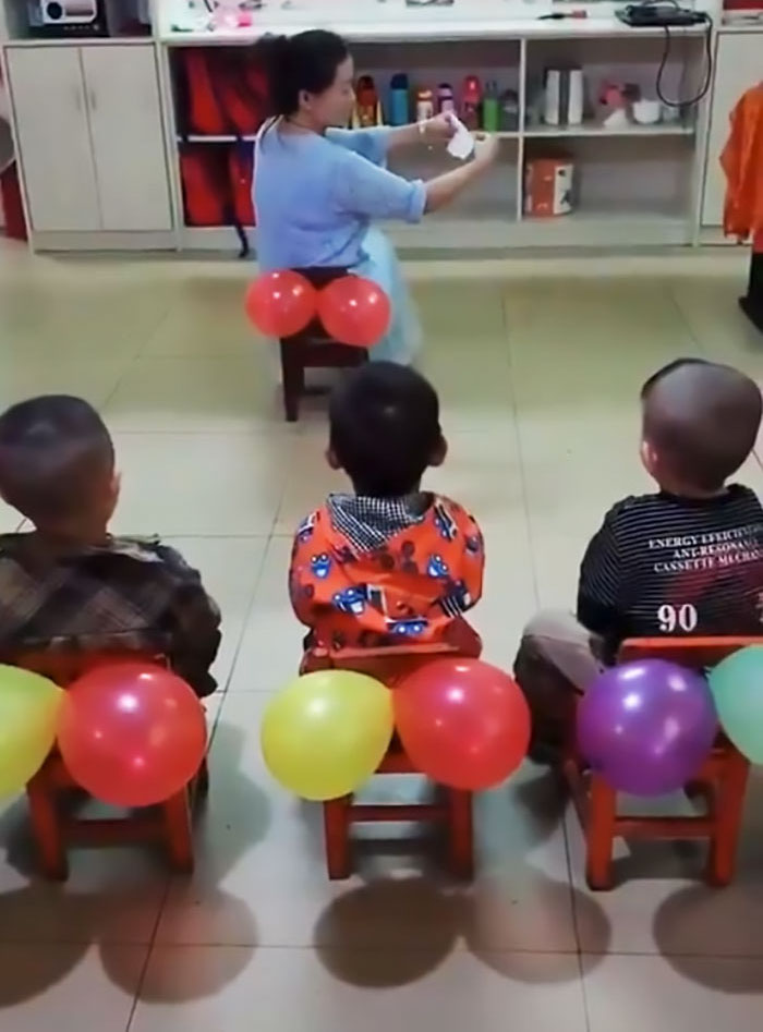 A Teacher Used Balloons To Teach Her Students How To Wipe