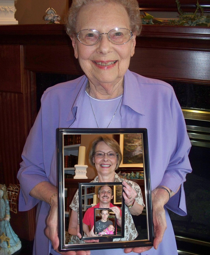 24 Heart-Wrenching Photos That Prove Time Will Never Come Back