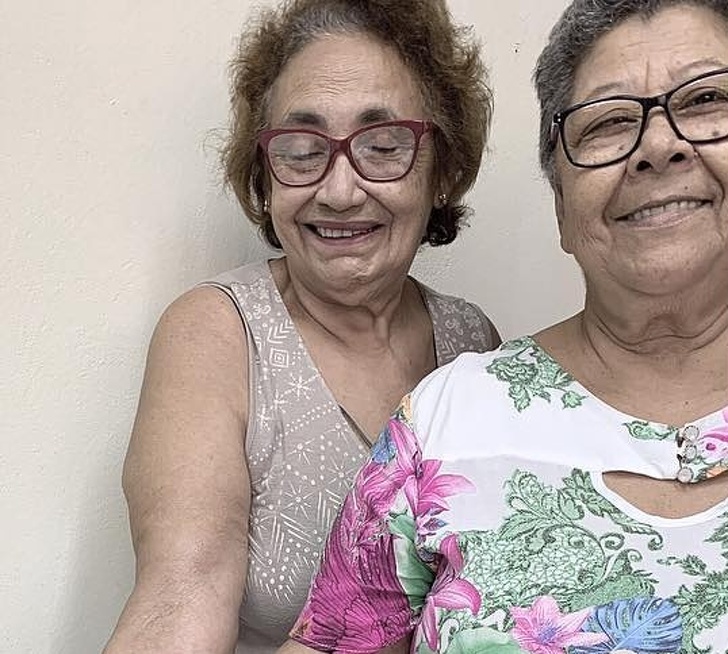 2 Ladies Celebrated Their 30-Year Friendship by Getting Lovely Couple Tattoos of What They Both Adore Most