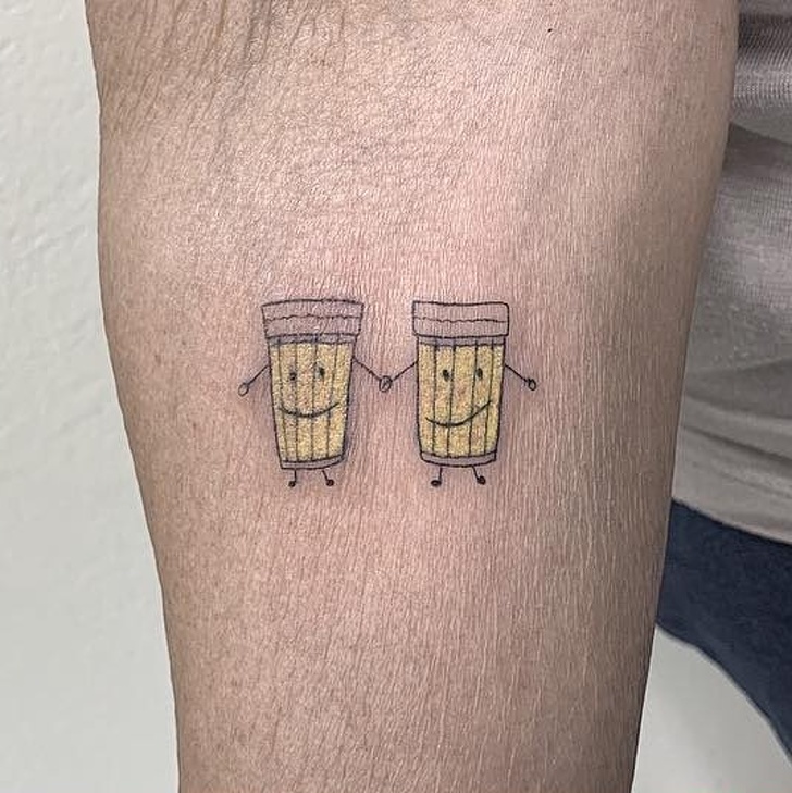 2 Ladies Celebrated Their 30-Year Friendship by Getting Lovely Couple Tattoos of What They Both Adore Most