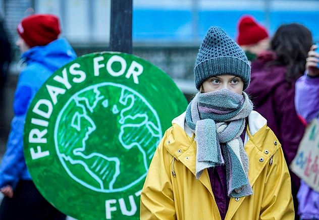 Greta Thunberg est de retour pour protester devant le