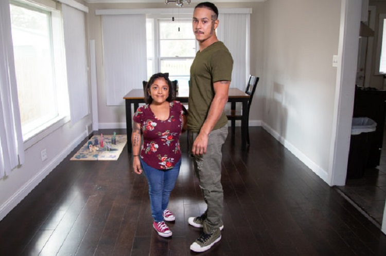 5-foot-4-inch-tall-man-is-often-mistaken-as-the-father-of-his-3-foot