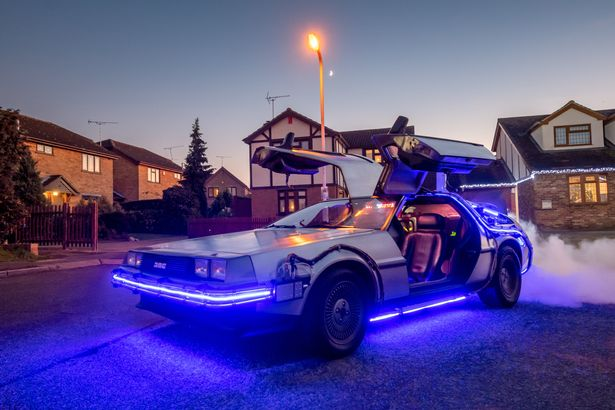 Combien Yat Il De Retour Vers Le Futur Un homme a dépensé 95 000 € pour ramener une DeLorean à la vie, et la