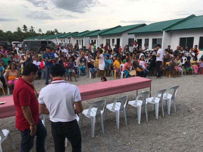 Boxer Manny Pacquiao Quietly Built More Than 1,000 Houses For The Poor ...