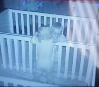 Mom Caught Her Twin Boys Hugging Each Other Before Taking Their ...