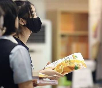 아이유의 돈자랑 법.jpg | 인스티즈