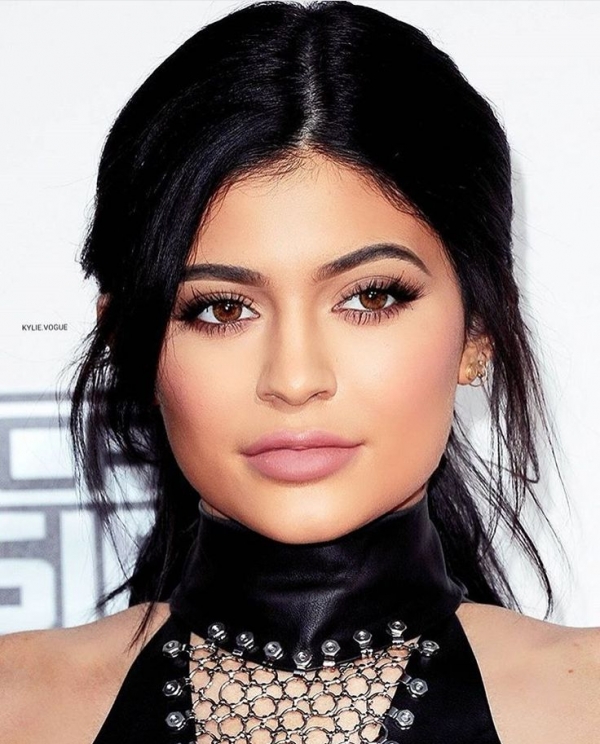 Fans Upset As Kylie Jenner Posted A Picture Of Her Louis Vuitton Mink Slippers - Small Joys