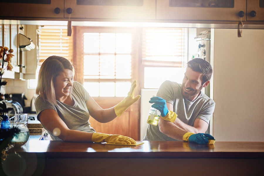 Resultado de imagen de parejas ayudando