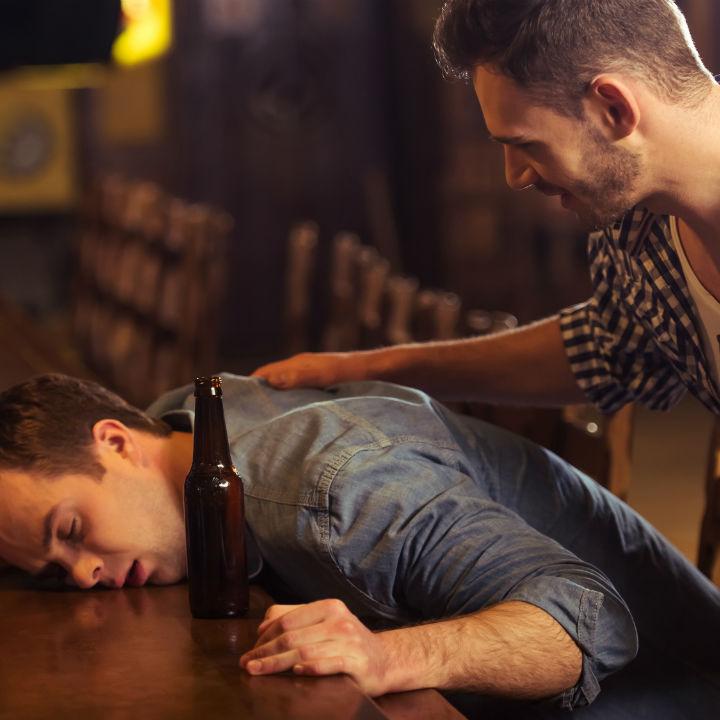 Resultado de imagen de gente ebria