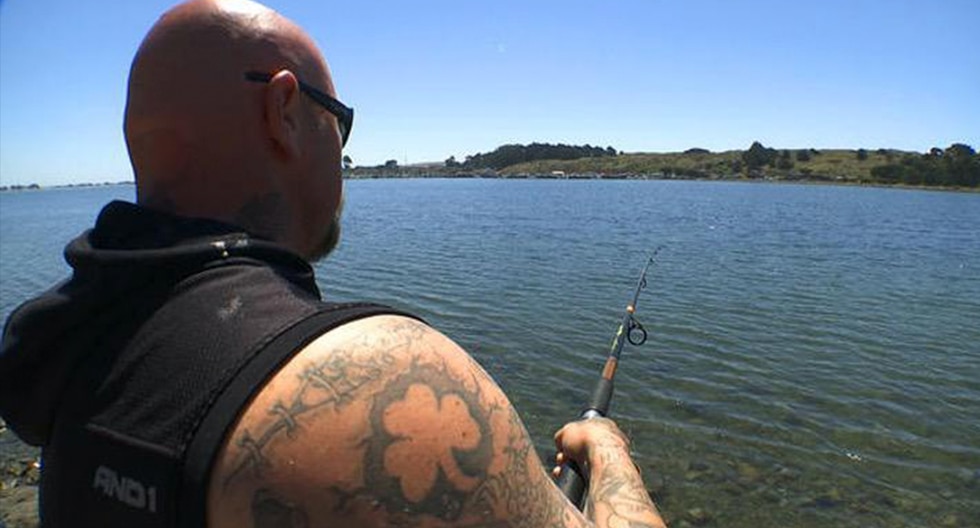 Un perro salva a su dueño de las fauces de un tiburón. La historia es viral en Facebook. (Foto: NBC Bay Area)