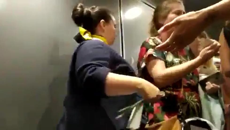 Resultado de imagen de no dejan subir al avion por llevar un body