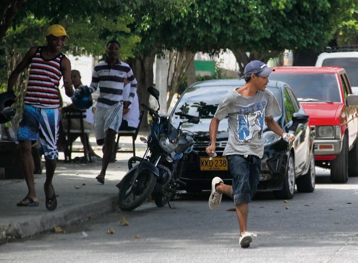 Resultado de imagen de ladron corriendo