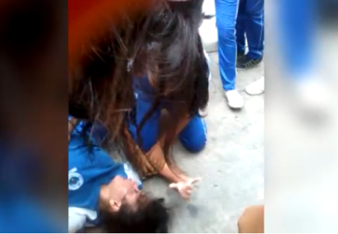Resultado de imagen de Niña de 13 años muere días después de una pelea afuera de la escuela