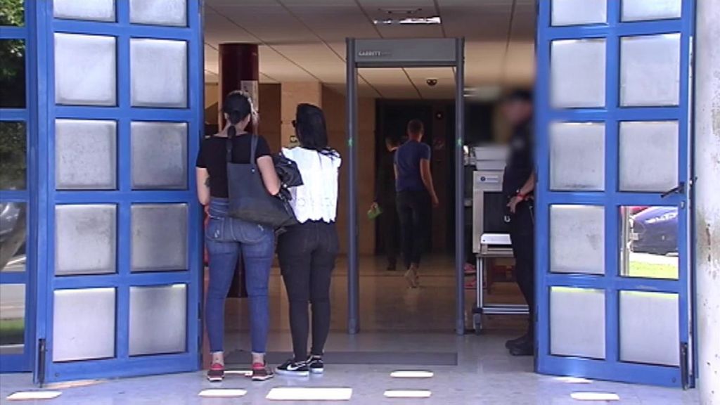 Resultado de imagen de mujer e hija contratan sicario