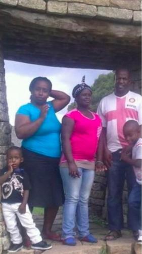 Resultado de imagen de mujer vende esposo