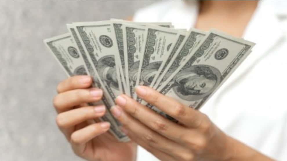 Resultado de imagen de mujer vende esposo