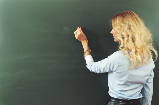 Resultado de imagen de profesora joven