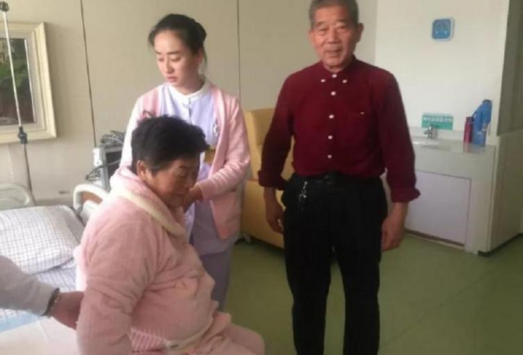 Resultado de imagen de mujer de 67 años da a luz