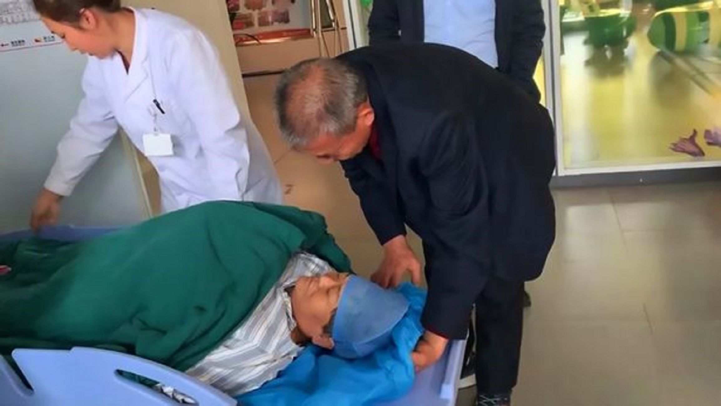 Resultado de imagen de mujer de 67 años da a luz