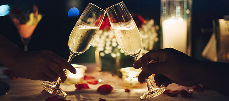 Resultado de imagen de pareja restaurante