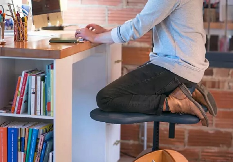 The Soul Seat Is An Office Chair That Lets You Sit Cross