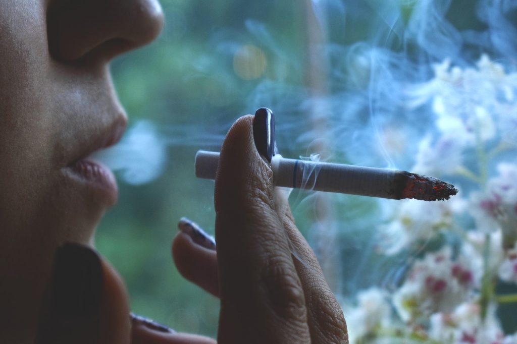 Une nouvelle étude révèle les risques pour la santé de l'odeur de fumée ...