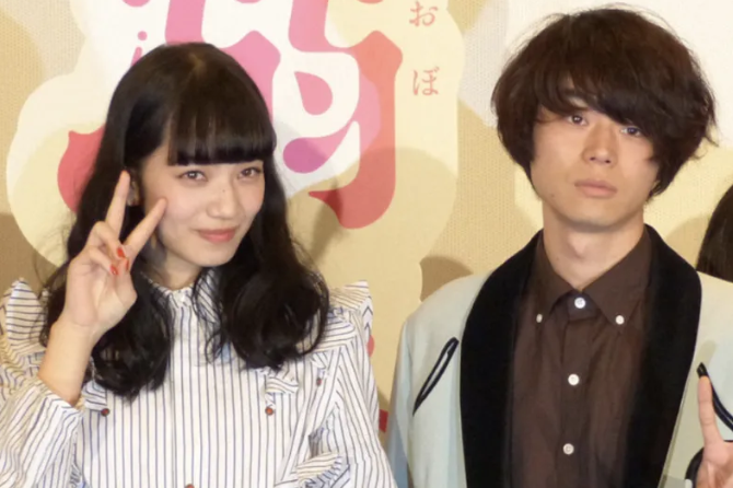 菅田将暉 小松菜奈がusjで極秘厳戒デート 映画宣伝 話題作り疑惑も Hachibachi