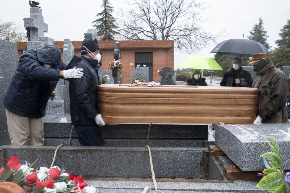 Fotos: Un cementerio en tiempo del coronavirus | Madrid | EL PAÍS
