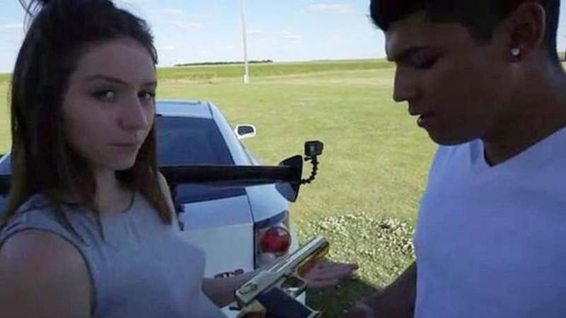 Youtuber desesperado por la fama convence a su novia que le ...