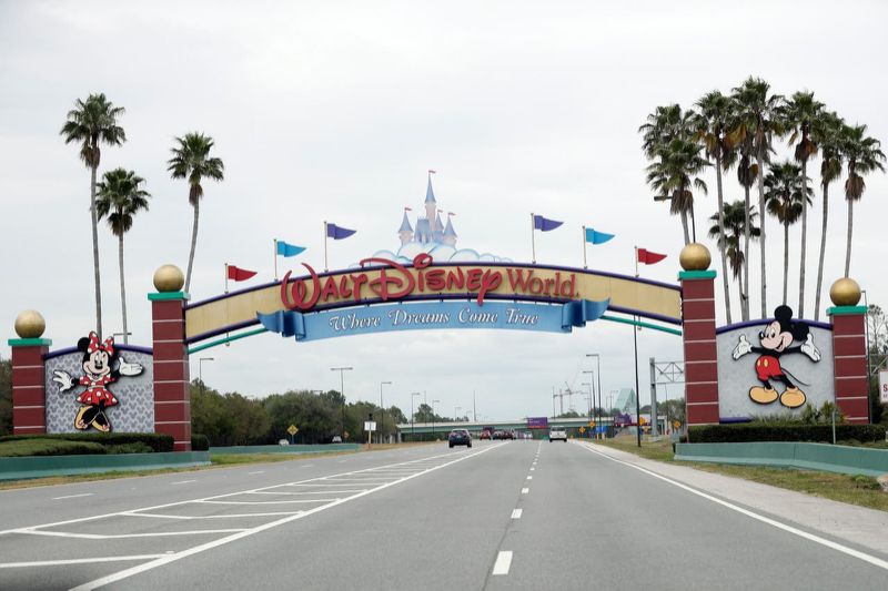 Coronavirus: Disney World suspende sin goce de sueldo a 43.000 ...