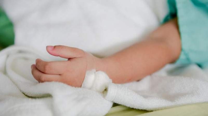 Un bebé tomó aguarrás y quedó internado de urgencia en el hospital ...