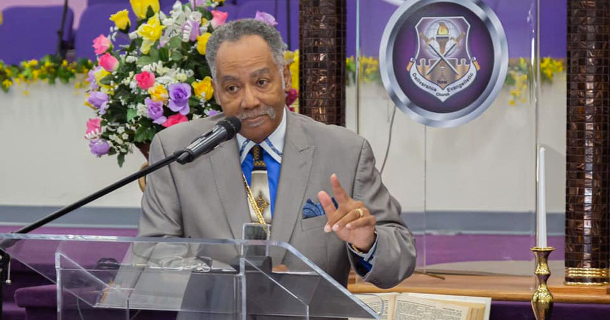 Virginia Pastor Who Dissed Quarantine & Held Packed Church ...