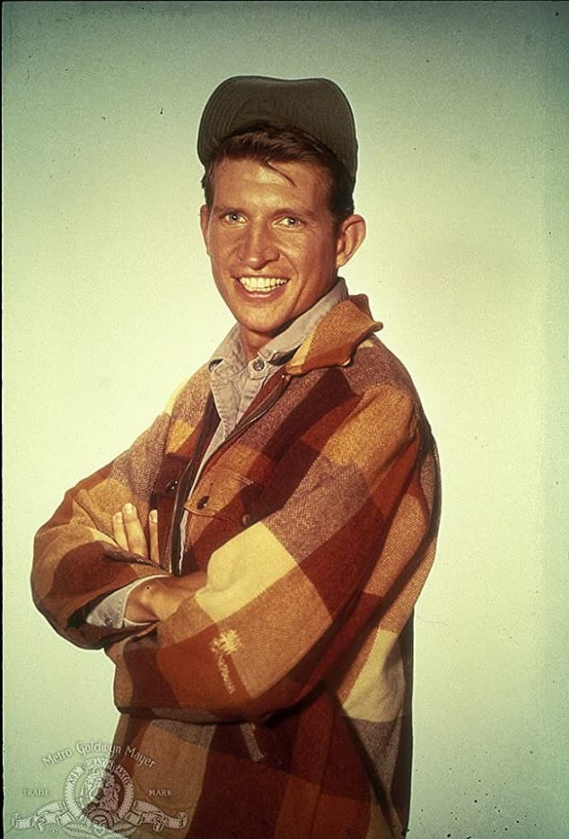 Green Acres Actor Tom Lester Passed Away At The Age Of 81 Small Joys