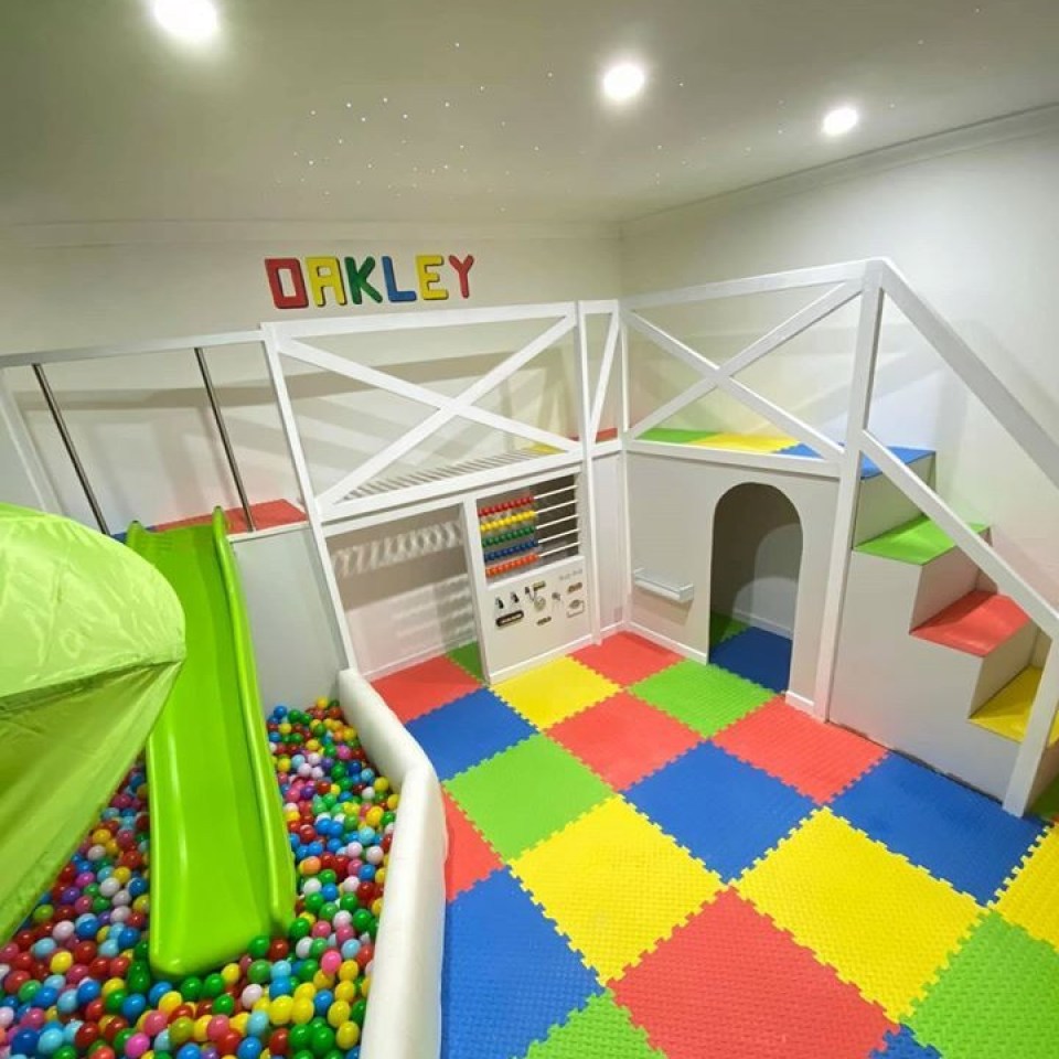 Dad Transforms His Old Spare Bedroom Into An Incredible Soft Playroom With A Ball Pit, Slide
