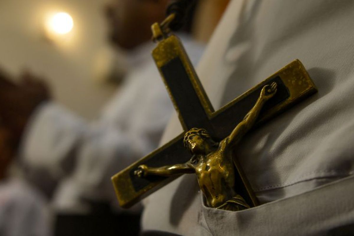 Colombia: sacerdote pedófilo tuvo un hijo con una menor y señala ...