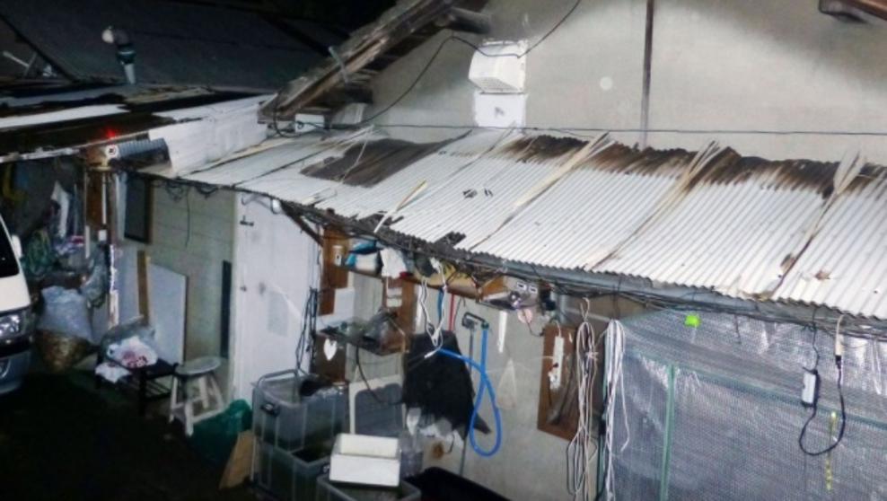 Una mujer muere congelada tras pasar más de 15 años encerrada por sus padres