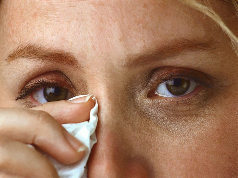 Is Pink Eye a Symptom of Coronavirus? - MedicineNet Health News