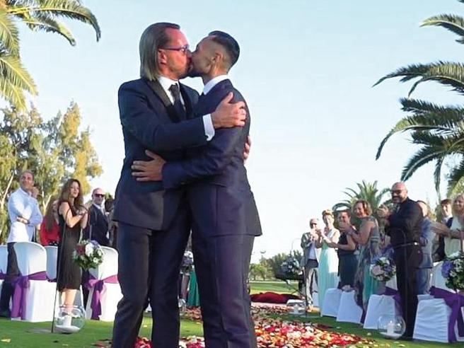 Don Giuliano Costalunga parroco veronese sposa il compagno. Il ...