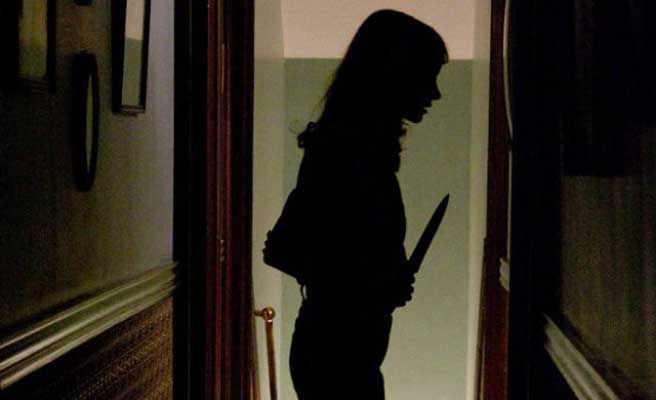 Mujer cortó testículos de su pareja mientras dormía