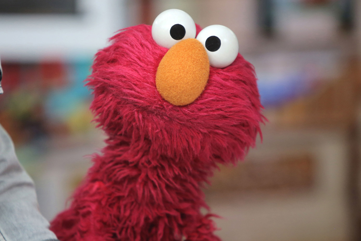 Elmo From Sesame Street To Host Virtual Play Date To Comfort Kids