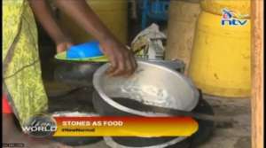 코로나로 일끊긴 케냐 엄마는 8남매 위해 돌을 끓여야 했다