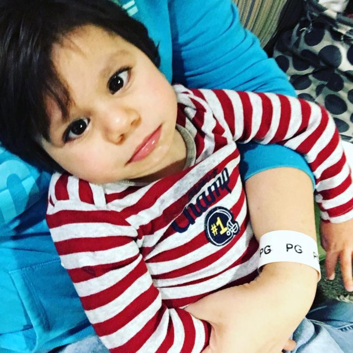 Encuentran a un pequeño en un orfanato cubierto de pelo tras aguantar 7 años hambriento