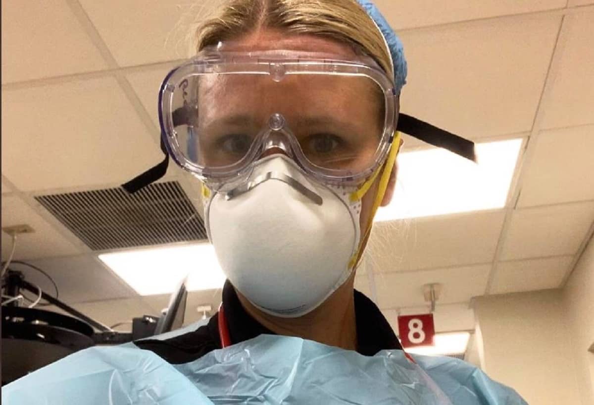 Médica pierde custodia de su hija por tratar pacientes con coronavirus