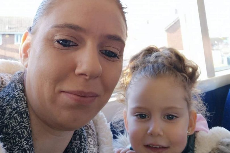 Four Year Old Called 999 And Said Mummy Cant Breathe After Her Mother Suffered An Asthma 