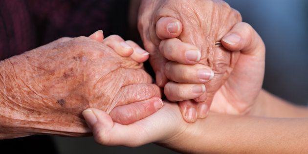 El emotivo vídeo del momento en el que una abuela con Alzheimer ...