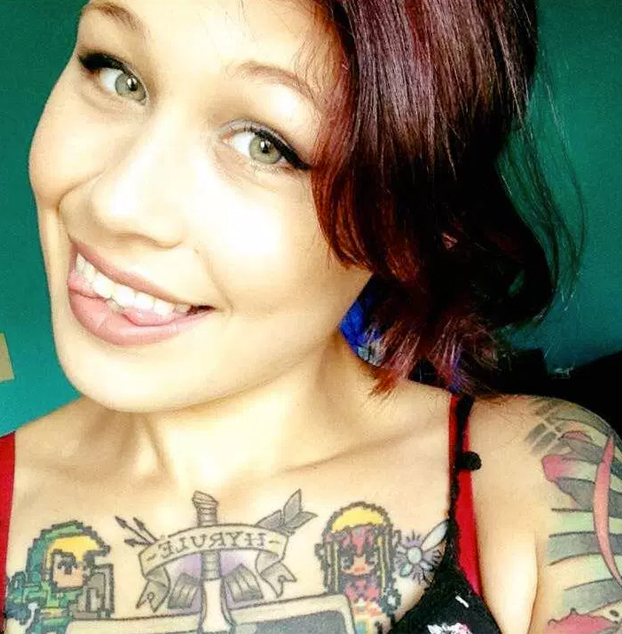 Una modelo de 24 años pierde la vista de un ojo después de hacerse ...