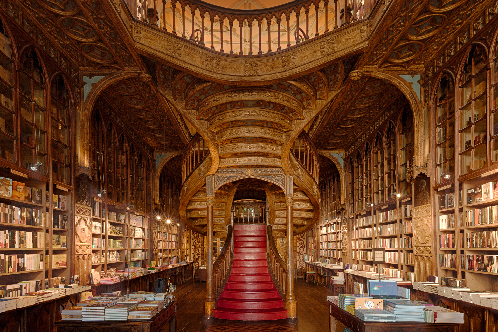 Livraria Lello - Comércio com História