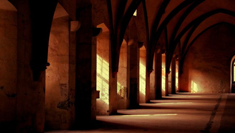 Se enamora la madre superiora y el convento se ve obligado a ...