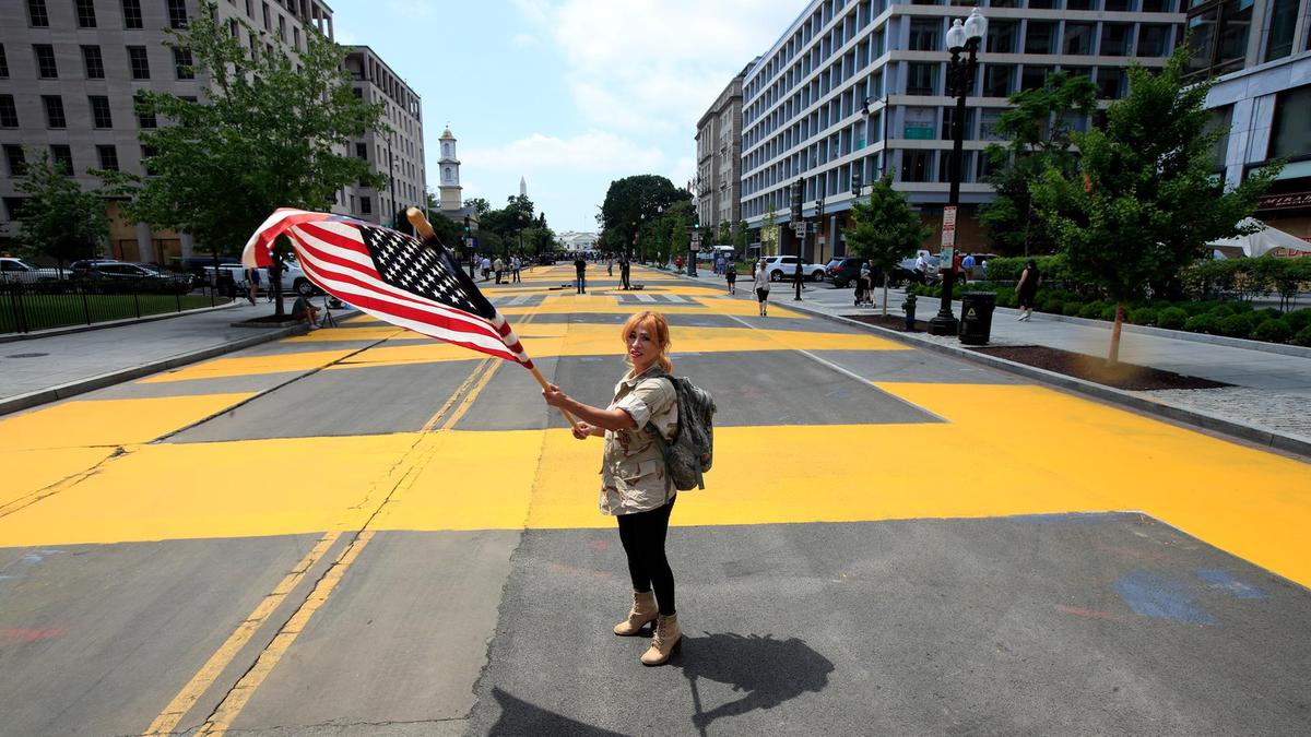 Road to White House painted with Black Lives Matter mural - The ...