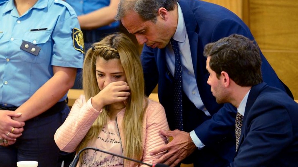 Trece años de cárcel para mujer que cortó el pene a su amante con ...